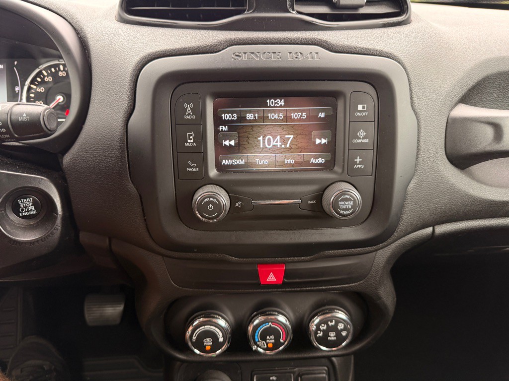 2017 Jeep Renegade Image 21