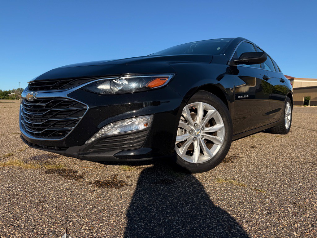 2023 Chevrolet Malibu Image 1