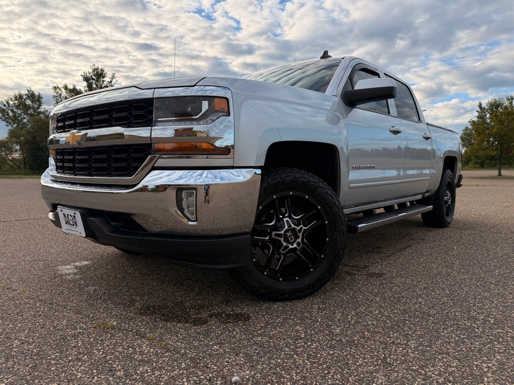 2017 Chevrolet Silverado 1500 Image 1