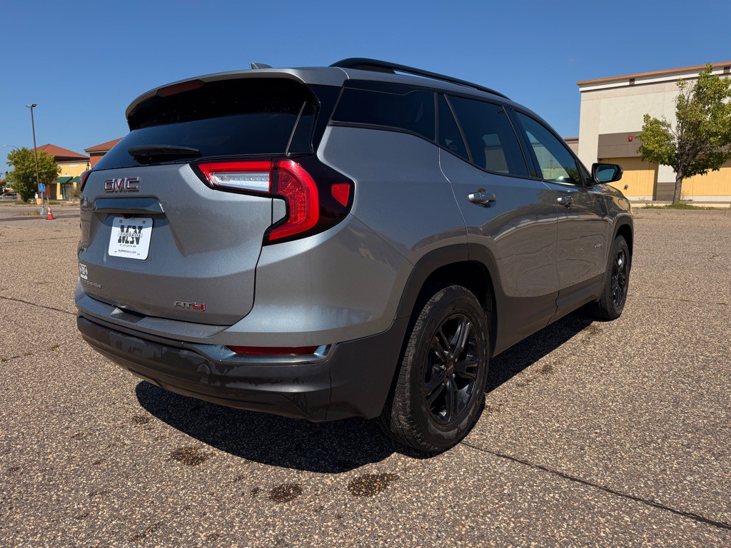 2023 GMC Terrain Image 5