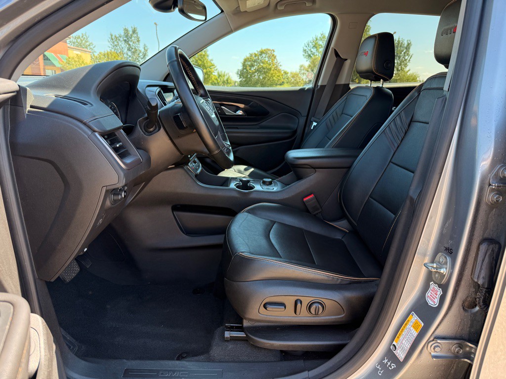 2023 GMC Terrain Image 10