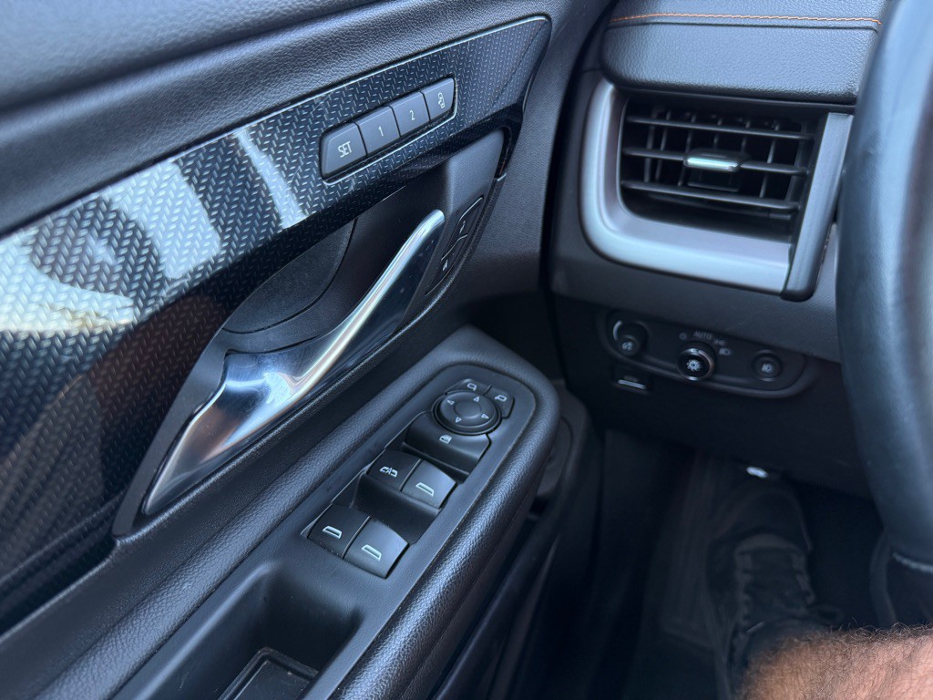 2023 GMC Terrain Image 26
