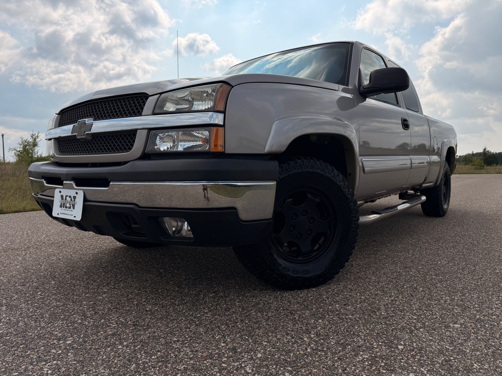 2004 Chevrolet Silverado 1500 Image 1