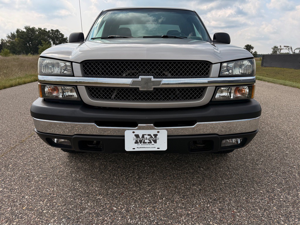 2004 Chevrolet Silverado 1500 Image 2