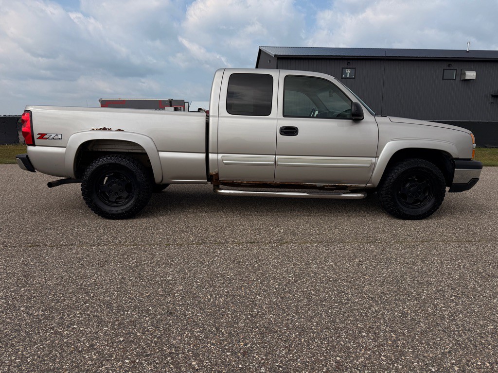 2004 Chevrolet Silverado 1500 Image 4