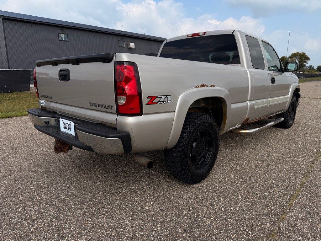 2004 Chevrolet Silverado 1500 Image 5