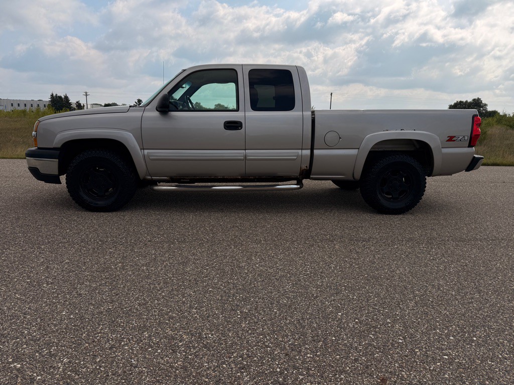 2004 Chevrolet Silverado 1500 Image 8