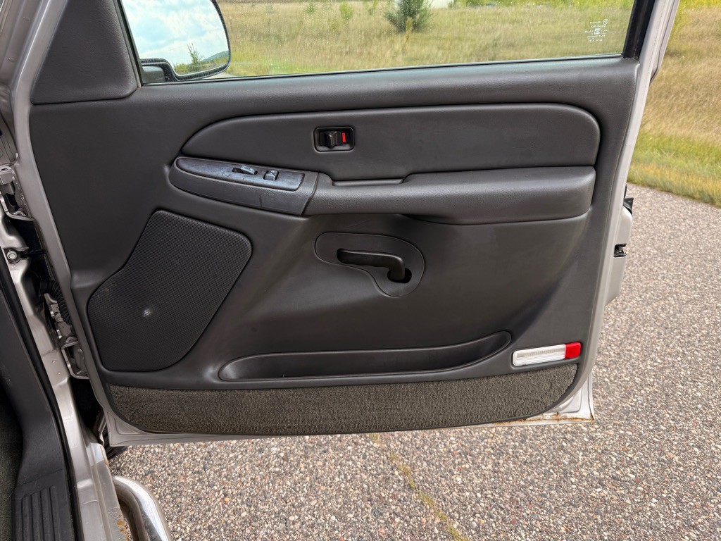 2004 Chevrolet Silverado 1500 Image 18