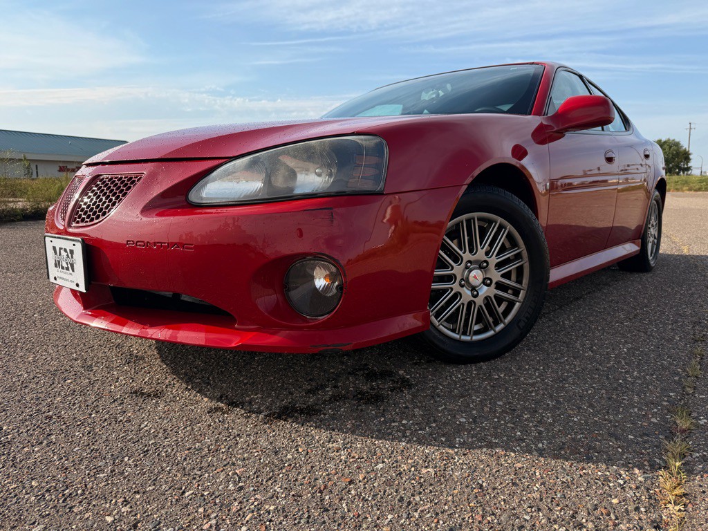 2008 Pontiac Grand Prix Image 1