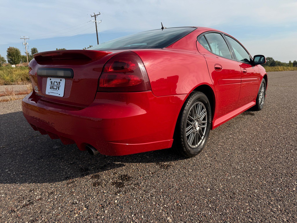 2008 Pontiac Grand Prix Image 5