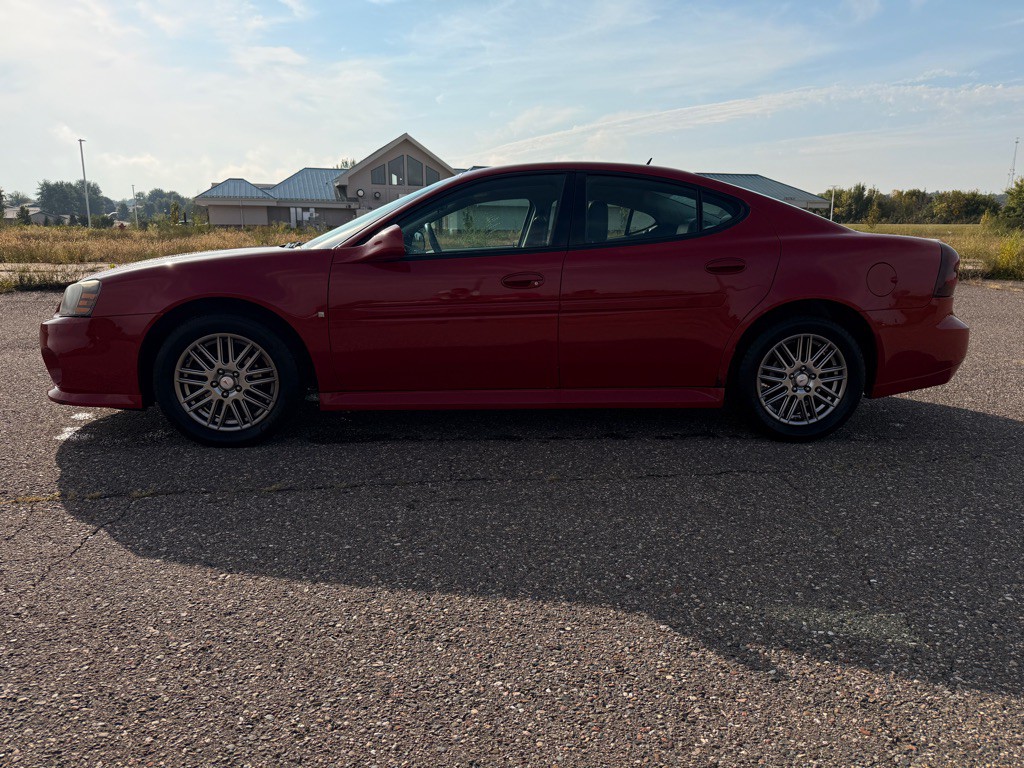 2008 Pontiac Grand Prix Image 8
