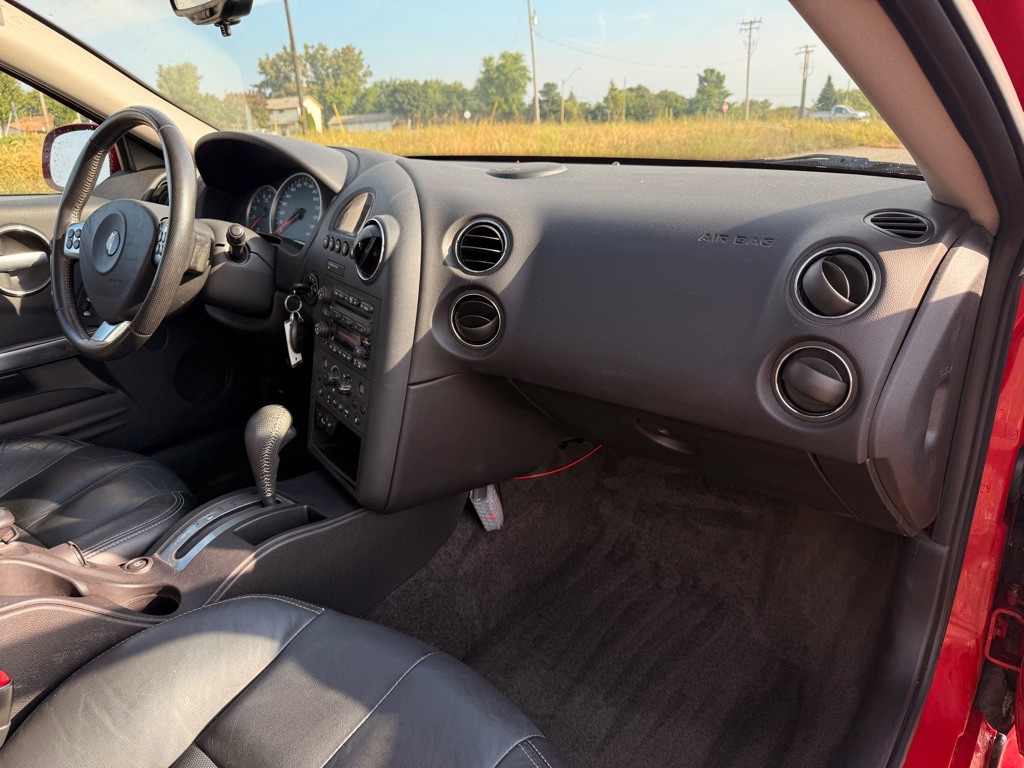 2008 Pontiac Grand Prix Image 17