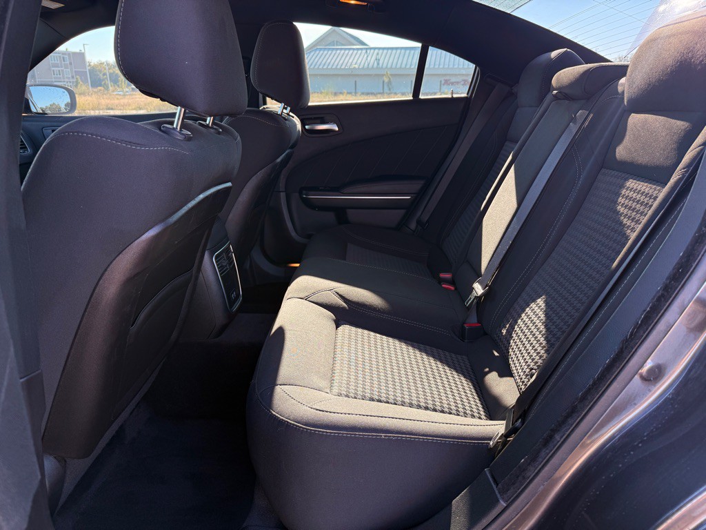 2018 Dodge Charger Image 12