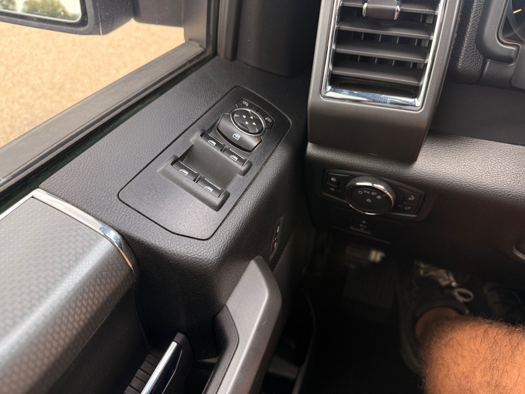 2017 Ford F-150 Image 25
