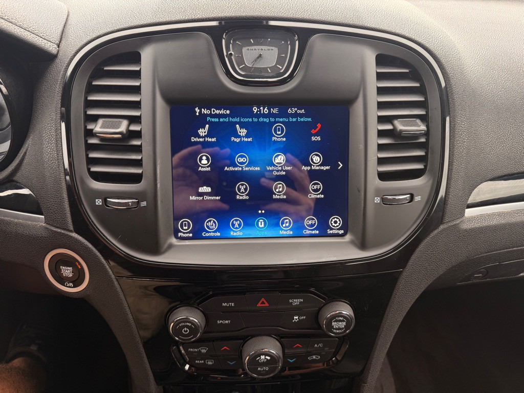 2017 Chrysler 300 Image 20