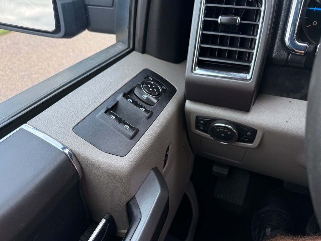 2016 Ford F-150 Image 25