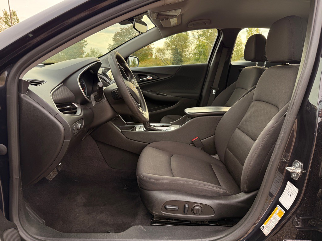2023 Chevrolet Malibu Image 10