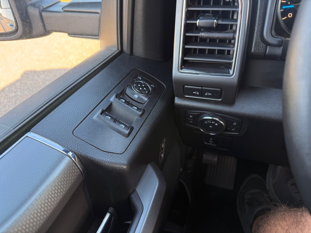 2017 Ford F-150 Image 25