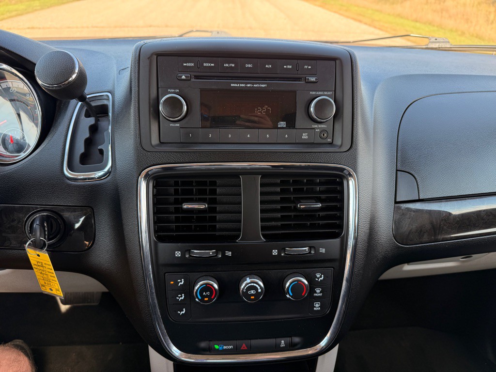 2012 Dodge Grand Caravan Image 24