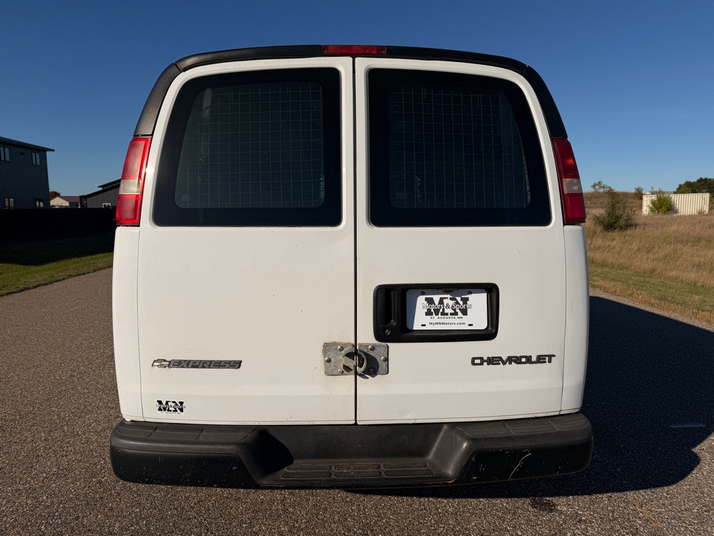 2005 Chevrolet Express Image 6