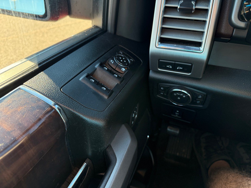 2016 Ford F-150 Image 28