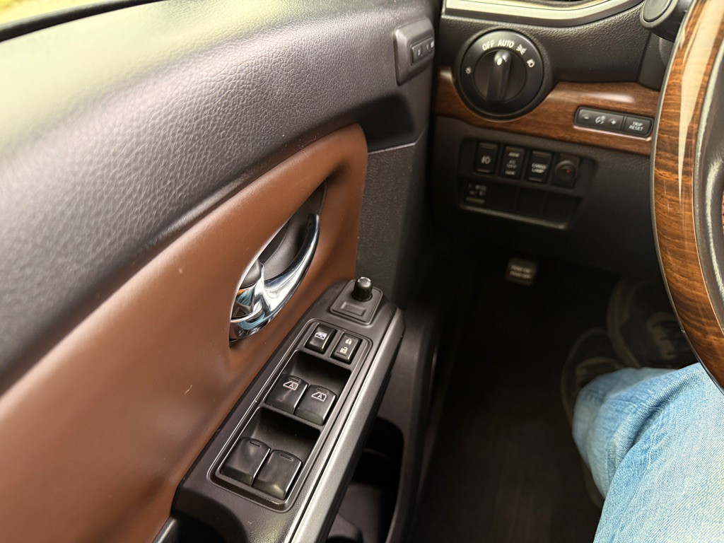2017 Nissan Titan Image 29