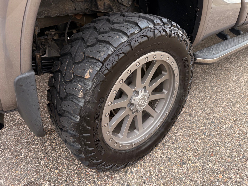2017 Nissan Titan Image 34