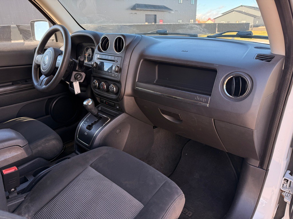 2015 Jeep Patriot Image 16