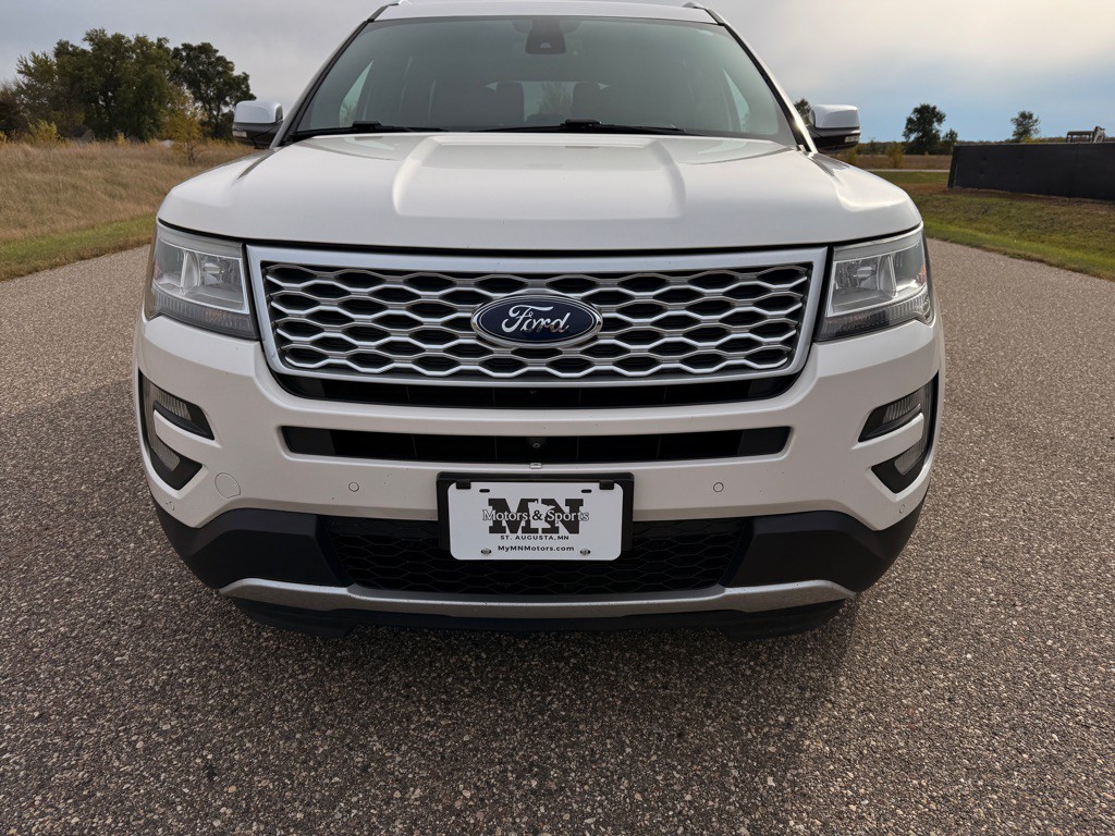 2017 Ford Explorer Image 2