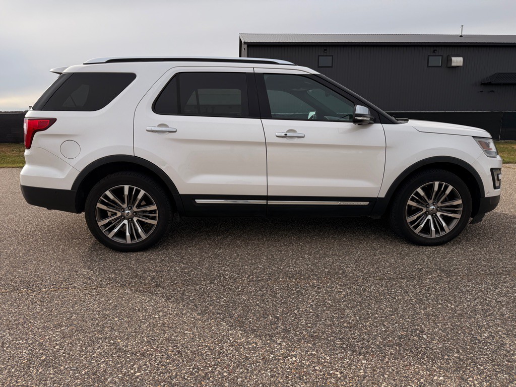 2017 Ford Explorer Image 4