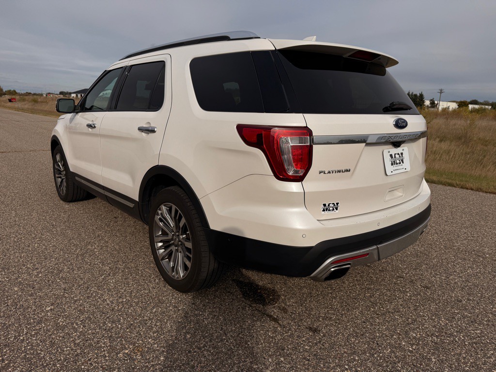 2017 Ford Explorer Image 7
