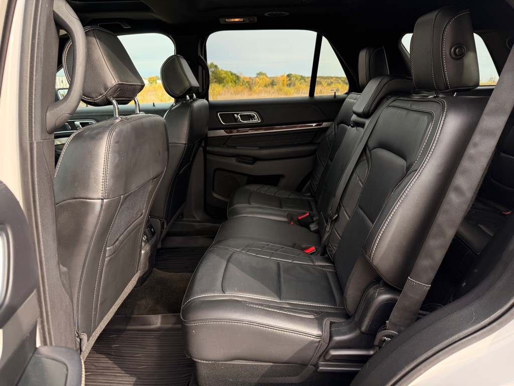 2017 Ford Explorer Image 13