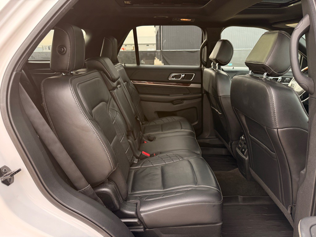 2017 Ford Explorer Image 19