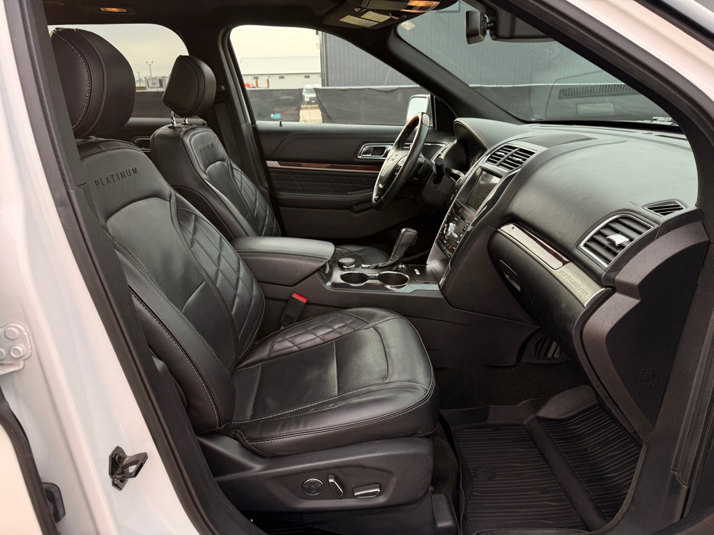 2017 Ford Explorer Image 20