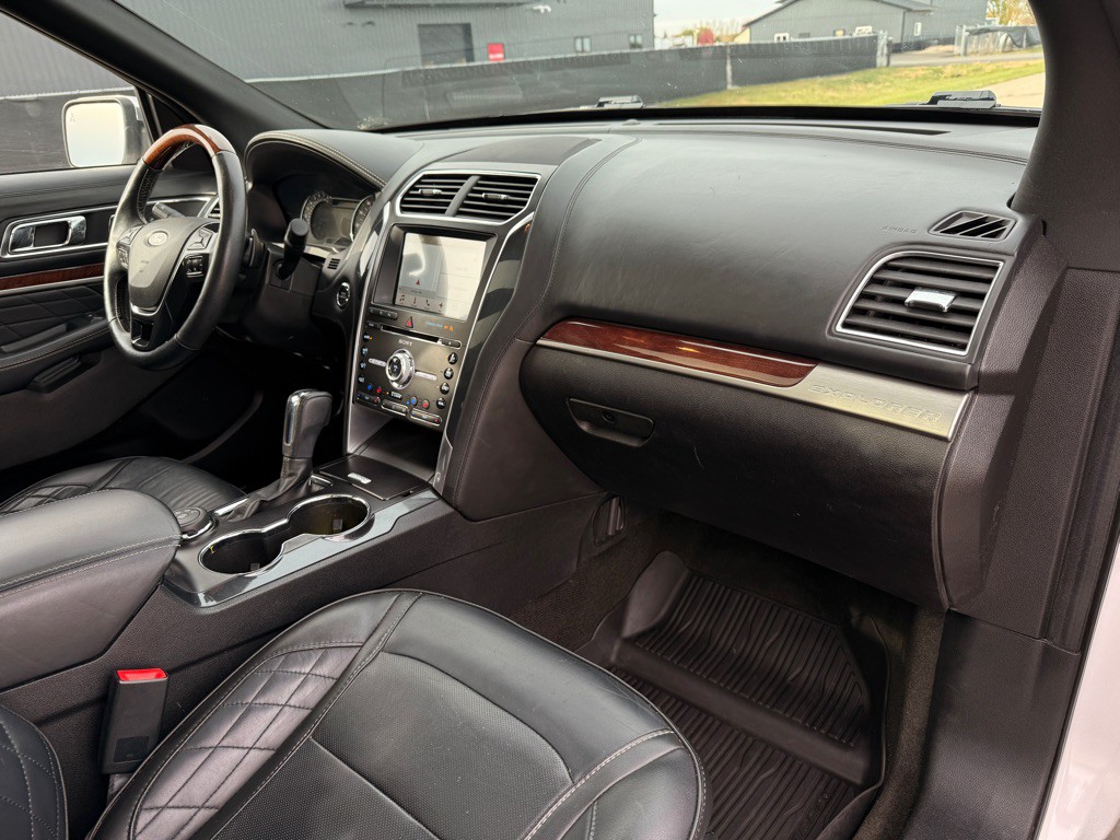 2017 Ford Explorer Image 21