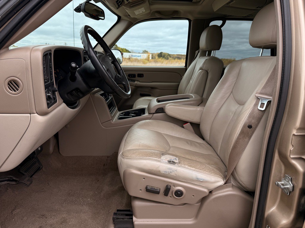 2005 Chevrolet Tahoe Image 10