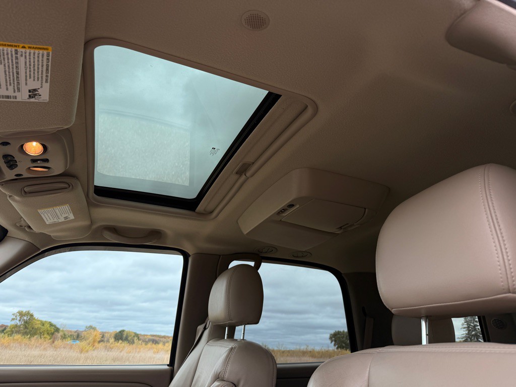 2005 Chevrolet Tahoe Image 11