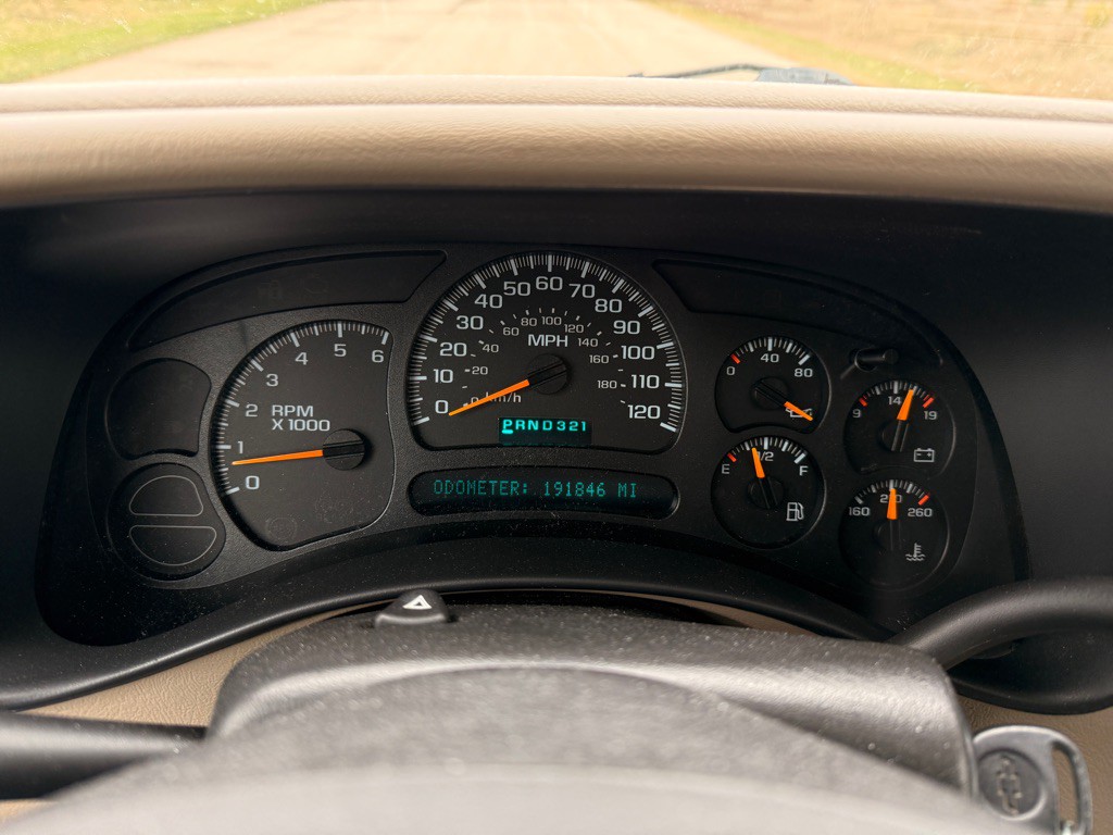 2005 Chevrolet Tahoe Image 25