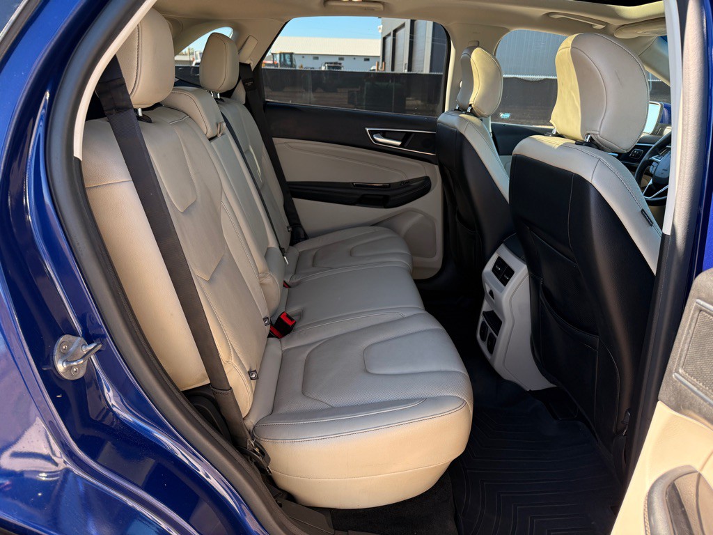 2015 Ford Edge Image 17