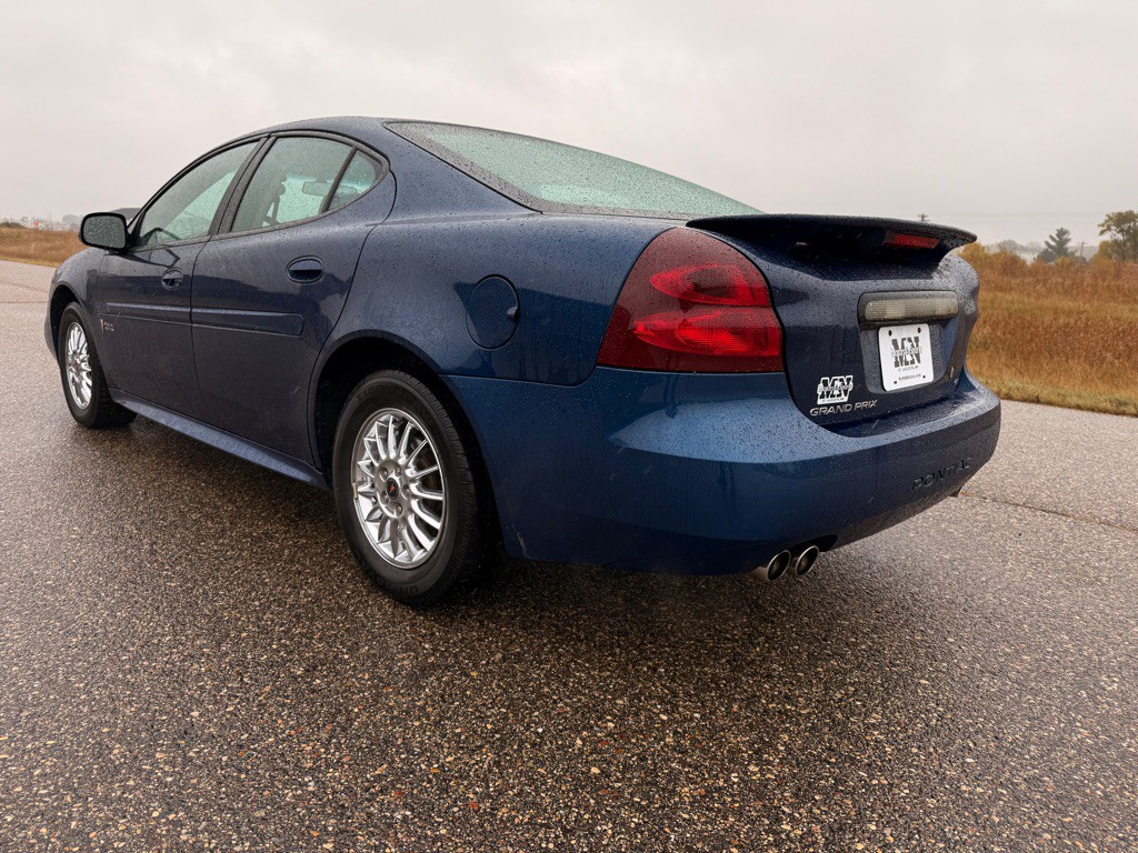 2004 Pontiac Grand Prix Image 7