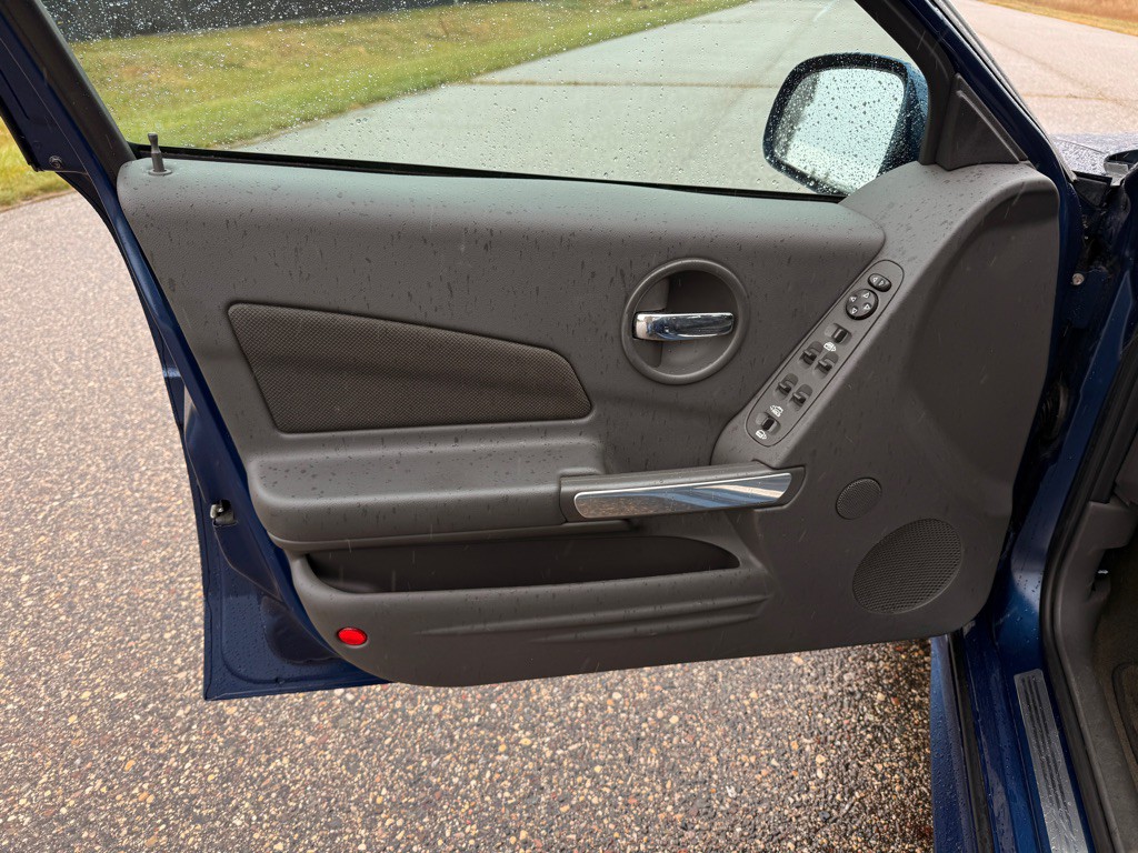 2004 Pontiac Grand Prix Image 12