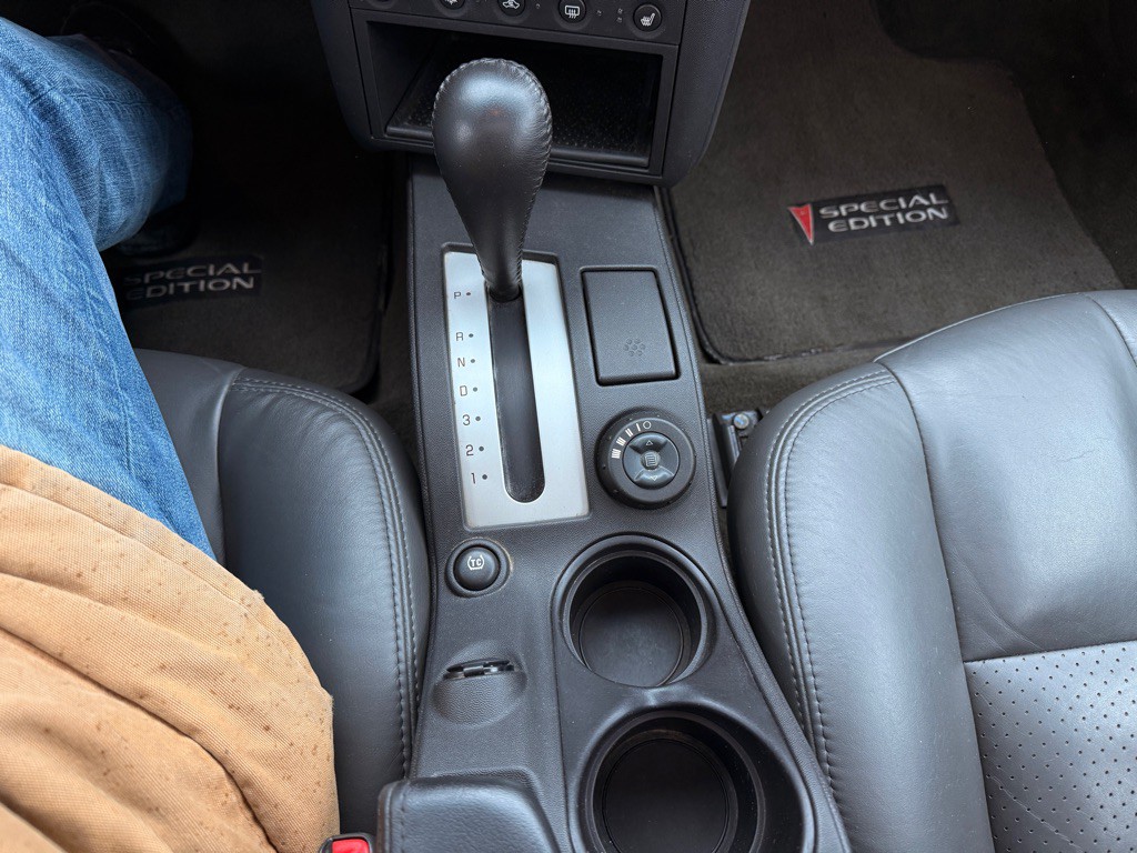 2004 Pontiac Grand Prix Image 20