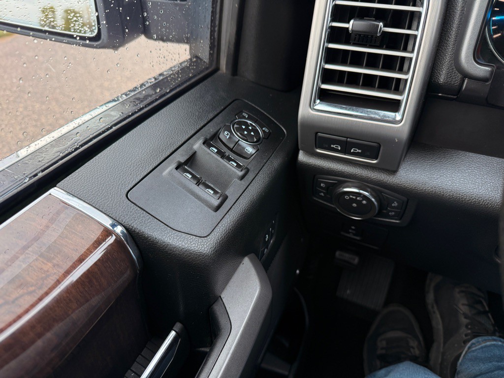 2016 Ford F-150 Image 28