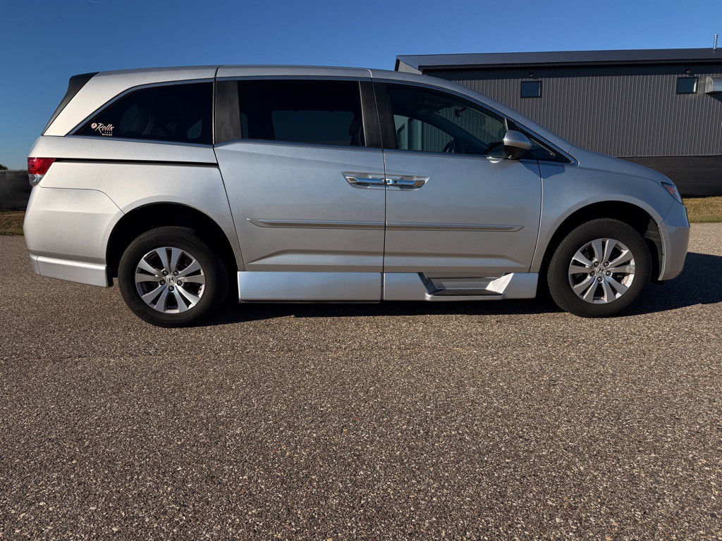 2015 Honda Odyssey Image 5