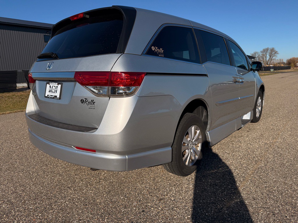 2015 Honda Odyssey Image 6
