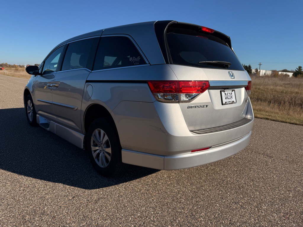 2015 Honda Odyssey Image 8
