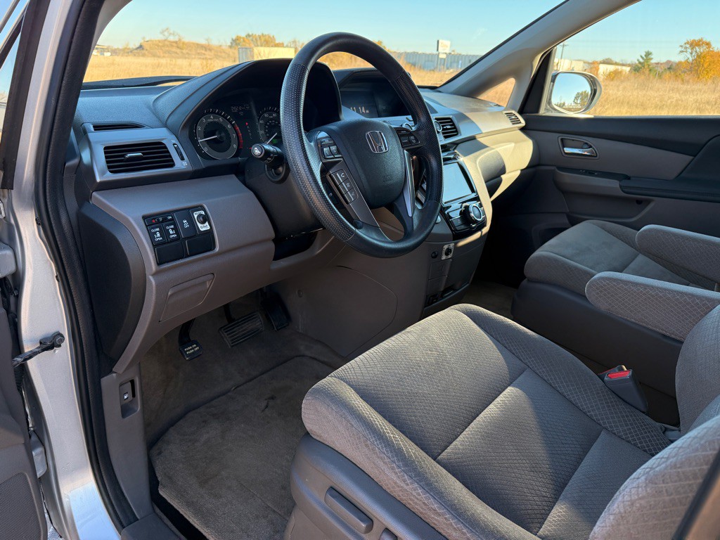 2015 Honda Odyssey Image 10