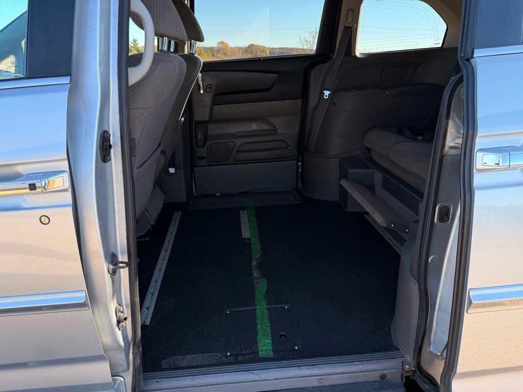 2015 Honda Odyssey Image 13