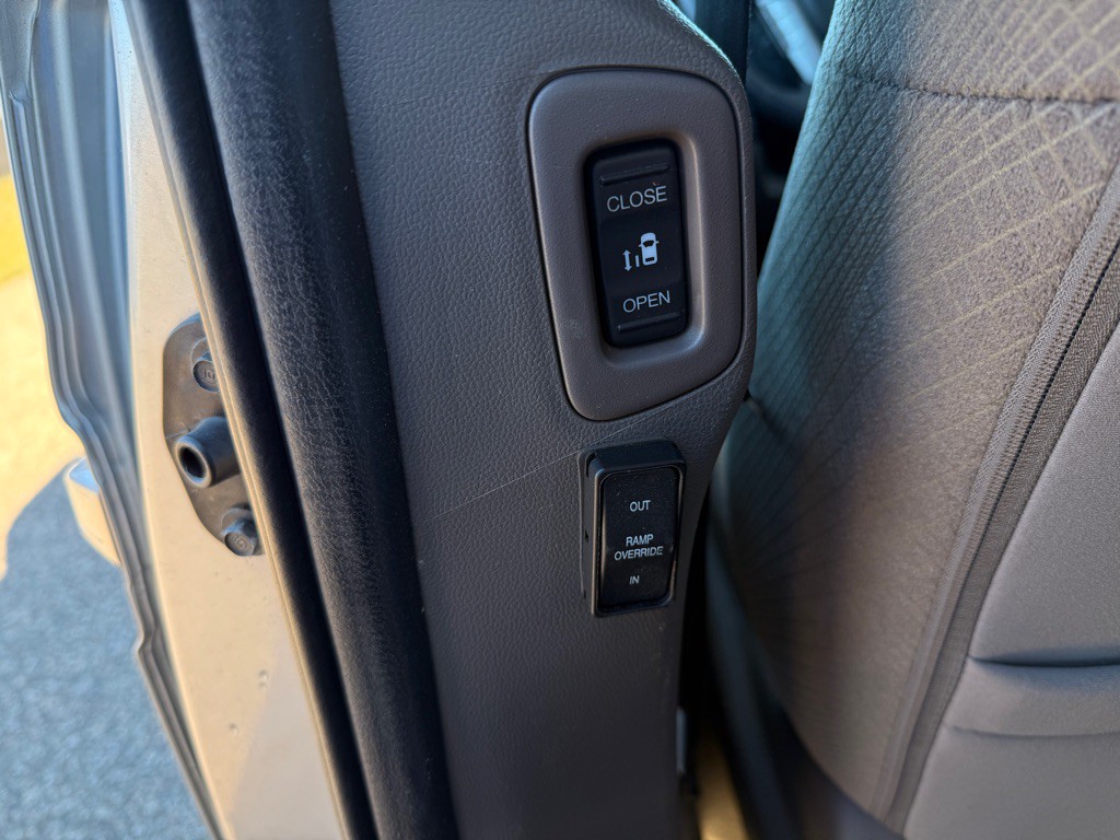 2015 Honda Odyssey Image 15