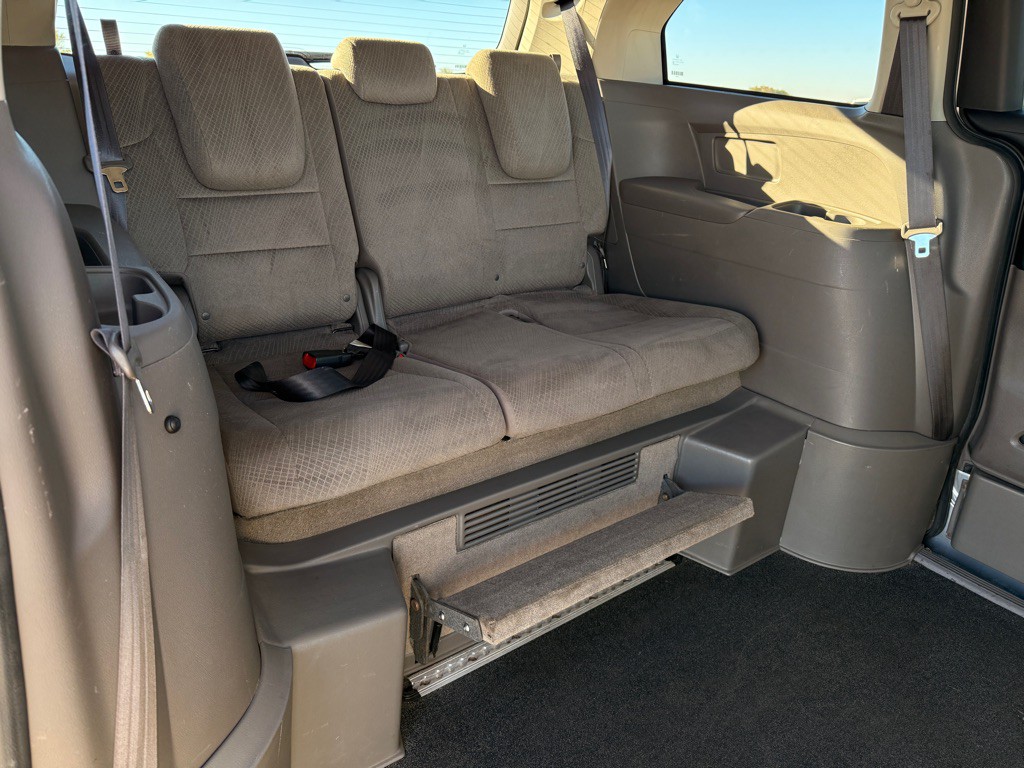 2015 Honda Odyssey Image 18